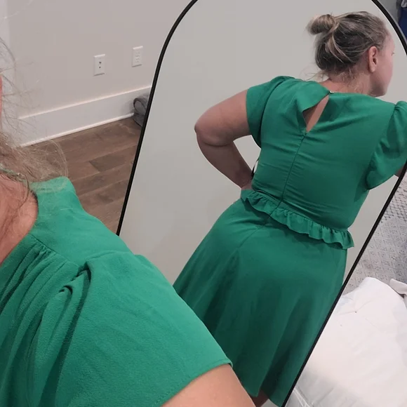 Kensie Green V-neck Ruffle Cap Sleeve Peplum Dress - Picture 2 of 8